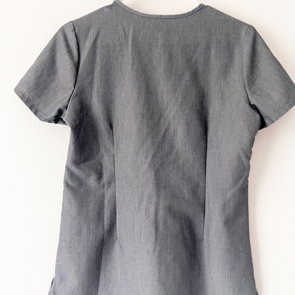 Figs Gray Scrub Top - image 3